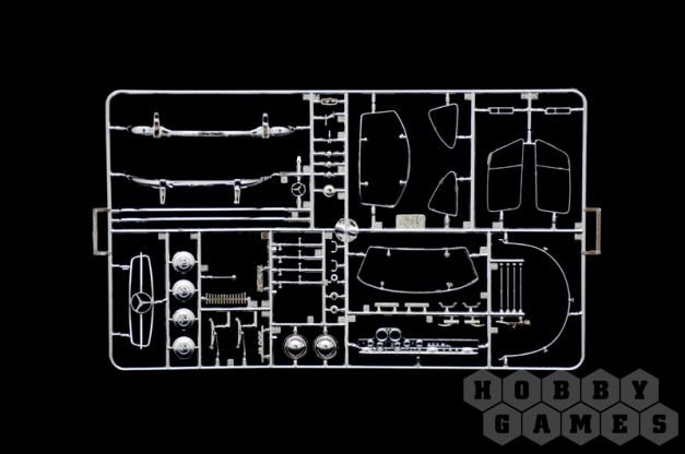 Автомобиль Mercedes-Benz 300 SL Gullwing (1:16) фото 2